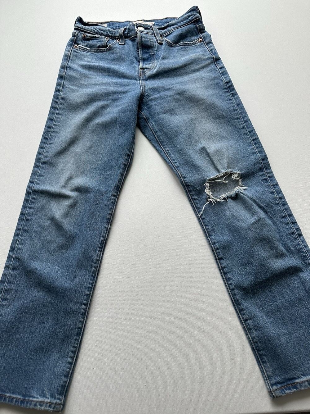 Levi’s Premium Wedgie Straight Jeans Women’s Size 25 Blue Denim Distressed
